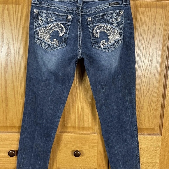 Miss Me Women’s Dark Blue Size 27x 28 Embroidered Jeans ANKLE SKINNY - Picture 3 of 6